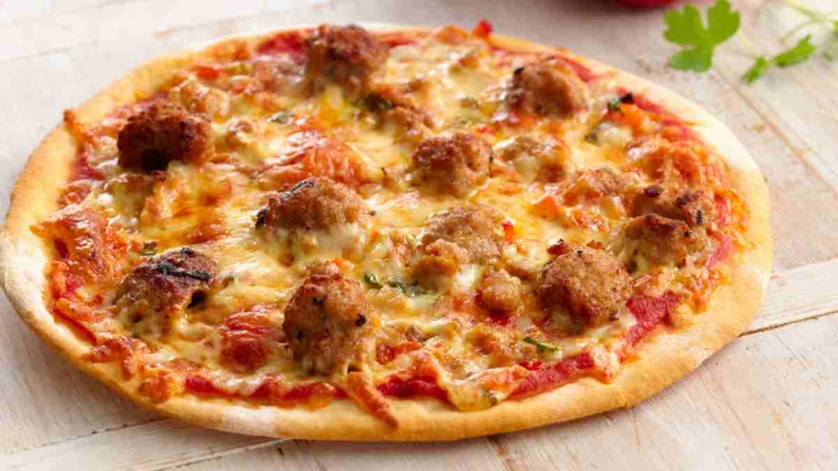 Sucuklu Pizzeta Tarifi nedir? Sucuklu Pizzeta Nasıl Yapılır?