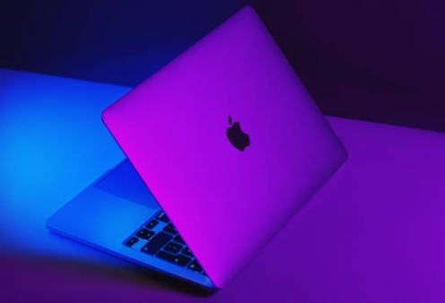 MacBook Pro Modellerinin OLED Ekranlarla Güncellenmesi Bekleniyor: Değişikliğin 2026 Yılında Gerçekleşmesi Öngörülüyor