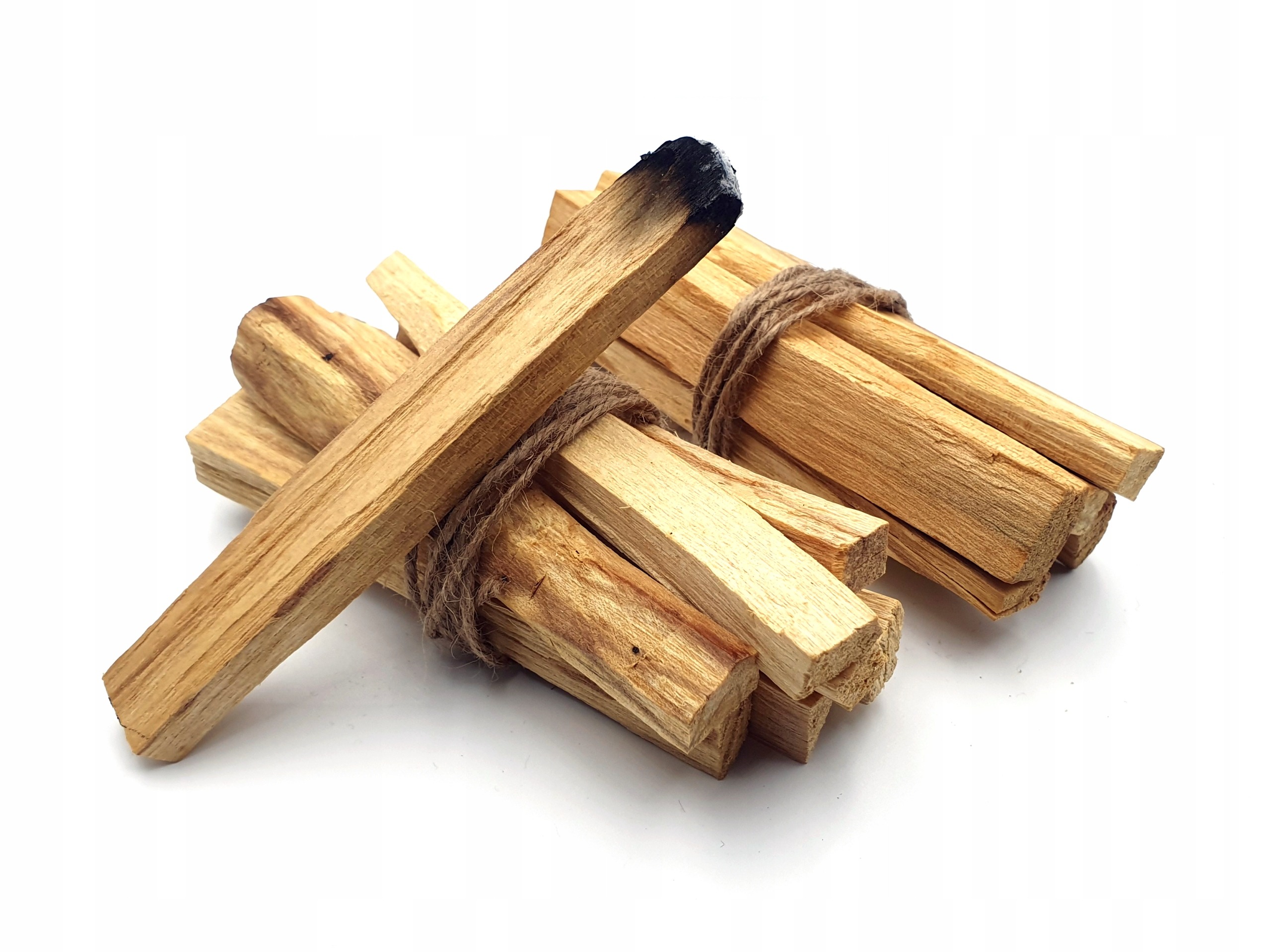 Palo Santo Tütsü Nedir? Bu Tütsü Kötü Enerjiyi Uzaklaştırıyor