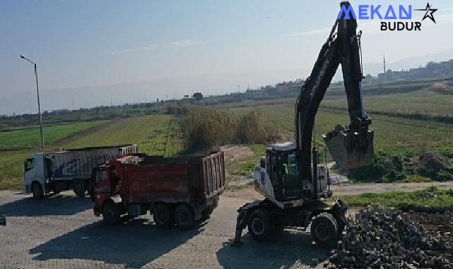 Aydın Büyükşehir Belediyesi, kent genelinde eş zamanlı olarak sürdürülen yol yapım çalışmalarına devam ediyor