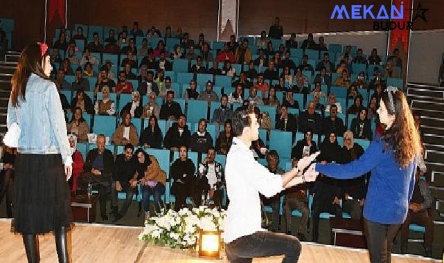 Harran Üniversitesi’nde Artiz Mektebi Tiyatro Oyunu Sahnelendi