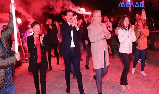 Başkan Kırgöz’e Dede Ocağı Kıratlı’da Zeybek Sürprizi