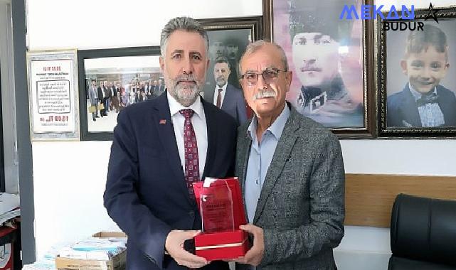 Başkan Sandal’dan 24 muhtara teşekkür plaketi