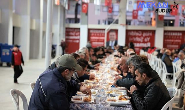 Büyükşehir Belediyesi Atatürk Spor Salonu’nda iftar sofrası kurdu