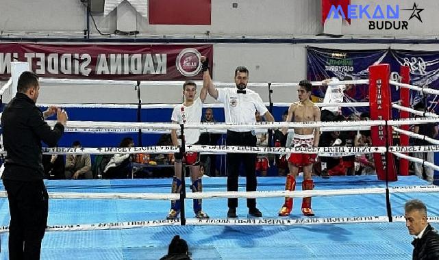 Kemer Belediyesi kick boks sporcuları 5 madalya ile döndü