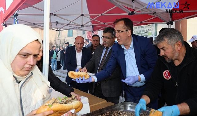 Nevşehir Belediyesi’nin Katkılarıyla NEVÜ’de “9. Geleneksel Mangalda Hamsi Şöleni” Düzenlendi