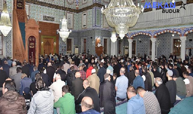 11 Ayın Sultanı Ramazan-ı Şerif Ayı içerisinde idrak edilen bin aydan daha hayırlı olan Kadir Gecesi’nde Kartepe’de camilerden semaya dualar yükseldi