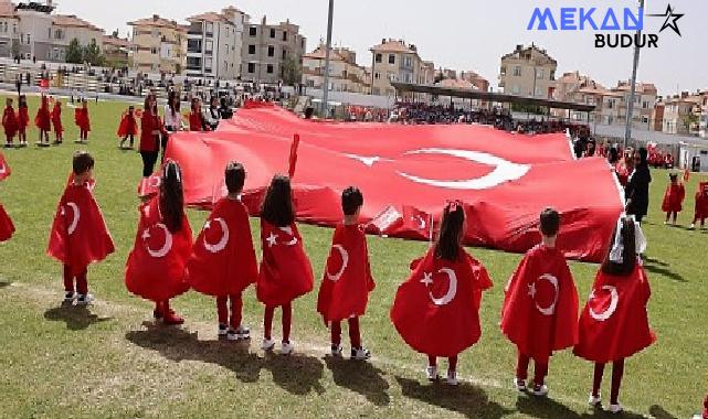 23 Nisan Ulusal Egemenlik ve Çocuk Bayramı, Kemal Kaynaş Stadyumu’nda düzenlenen törenlerle kutlandı