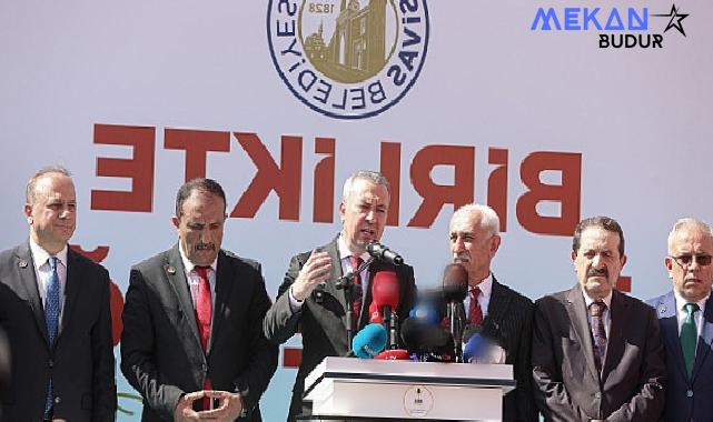 31 Mart Yerel Seçimlerinde Sivas Belediye Başkanı olarak seçilen Dr. Adem Uzun görevi devraldı