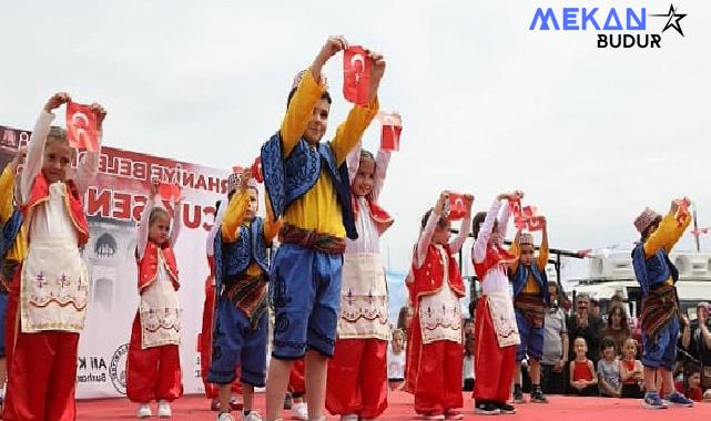 Burhaniye Belediyesi Çocuk Şenliği’nde coşku ile kutladı