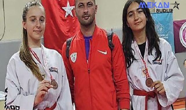 Foça Belediyespor Kulübü, Taekwondo Yıldızlar İzmir İl Şampiyonası’nda bir altın ve iki bronz madalya ile kürsüye çıktı