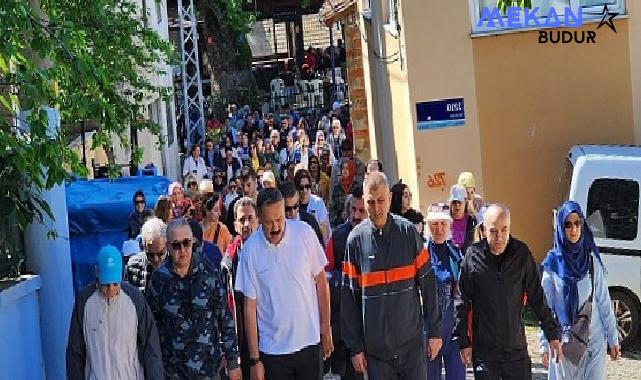 Kocaeli’nin dört bir yanından gelen doğa severler; Turizm Haftası kapsamında; Gölcük’te doğa yürüyüşünde bir araya geldi.