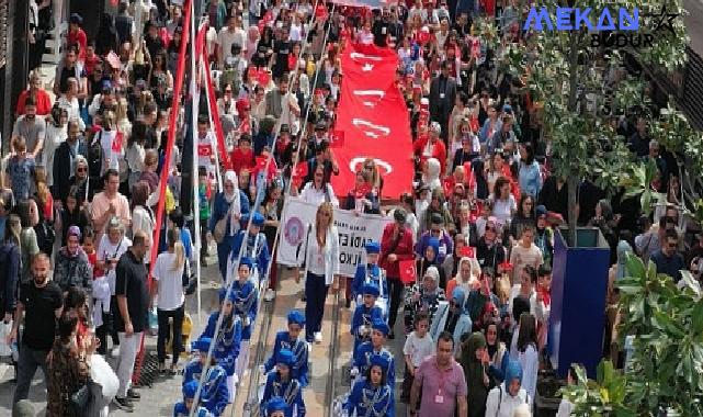 Osmangazi, çocuklarla şenlendi Cumhuriyet Caddesi’ndeki 23 Nisan programında büyük coşku yaşandı