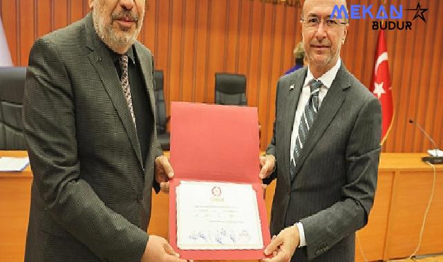 Selçuklu Belediye Başkanı Ahmet Pekyatırmacı mazbatasını aldı