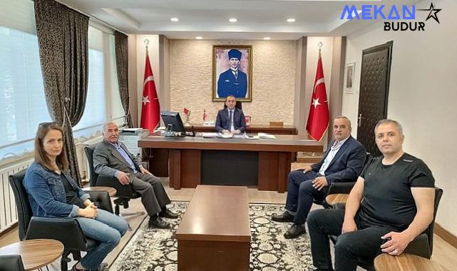Seydişehir Gazeteciler Cemiyeti Yönetimi Kaymakam Cevdet Bakkal’ı ziyaret etti.