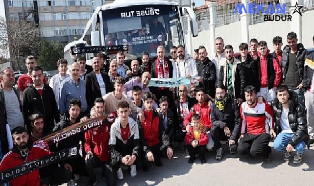 Sivas Belediye Başkanı Dr. Adem Uzun, deplasmanda oynanacak Trabzonspor-Sivasspor karşılaşması öncesi kırmızı beyazlı taraftarları Trabzon’a yolcu etti