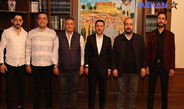 Yeniden Refah Partisi Nevşehir İl Başkanı Abdulgani Altınışık, Nevşehir Belediye Başkanı Rasim Arı’ya ‘hayırlı olsun’ ziyaretinde bulundu