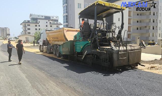 Alanya’da alt yapısı tamamlanan yerler asfaltlanıyor