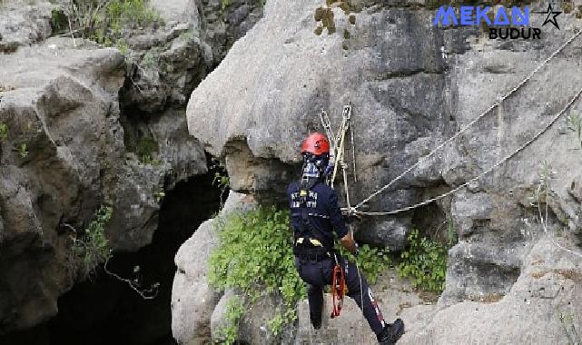 Antalya Büyükşehir’in kahraman itfaiyecileri eğitimde