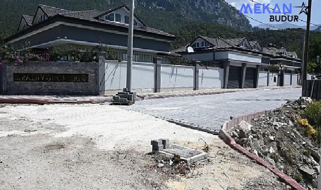 Arslanbucak Mahallesi’nde yol ve kaldırım çalışması