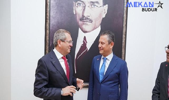 Ayvalık Belediye Başkanı Mesut Ergin’den CHP Genel Başkanı Özgür Özel Ziyarette Bulundu