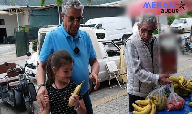 Başkan Topaloğlu pazar esnafını ziyaret etti