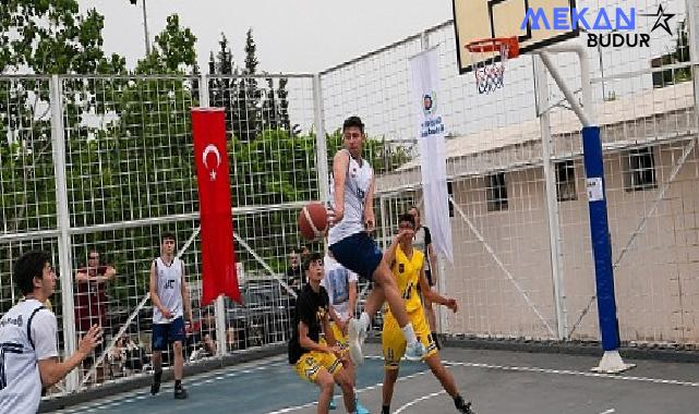 Basketbolcular Gaziemir’de kıyasıya yarıştı