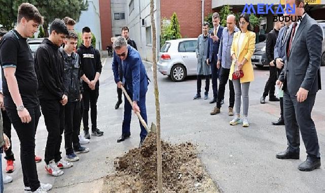 Bayrampaşa’daki okullarda bahar temizliği ve bakım çalışması