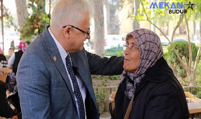 Burhaniye Belediye Başkanı Ali Kemal Deveciler, sosyal belediyecilik anlayışı ile yürüttüğü çalışmalara hız kesmeden devam ediyor