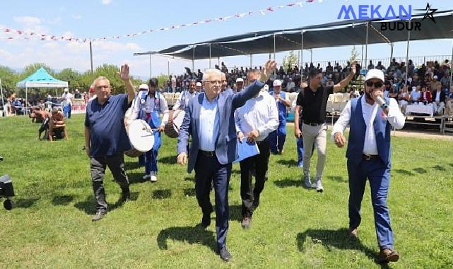 Burhaniye Belediyesi’nin düzenlediği ve bu yıl 8. kez gerçekleştirilecek olan Burhaniye Kızıklı Yağlı Pehlivan Güreşleri için geri sayım başladı