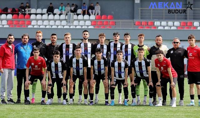 Burhaniye Belediyespor U-18 Takımı, Türkiye Şampiyonası’na son 24 turunda veda etti