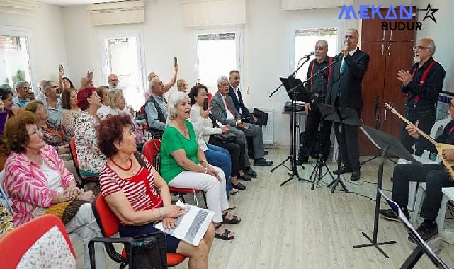 Çınarlar saz çaldı, Başkan Işık türkü söyledi