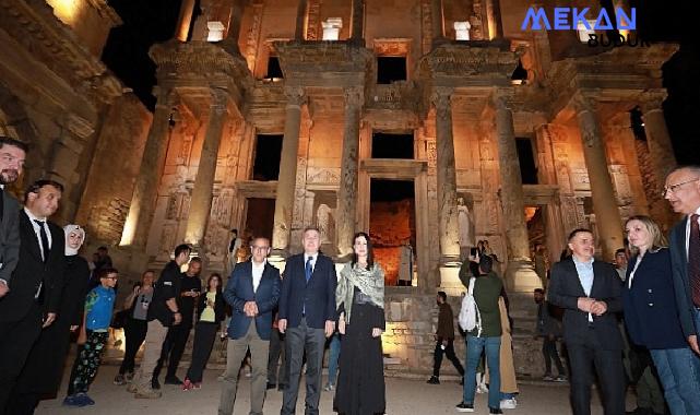 Efes Antik Kenti’nde başlayan gece müzeciliği uygulamasının hayata geçmesi sebebiyle “Efes Ören Yeri Gece Müzeciliği Lansmanı” düzenlendi