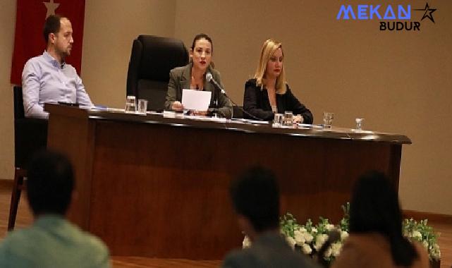 Efes Selçuk Belediye Başkanı Filiz Ceritoğlu Sengel Mayıs Ayı Meclis Toplantısı’nın ilk oturumunda belediye emekçilerine ilişkin önemli açıklamalar yaptı