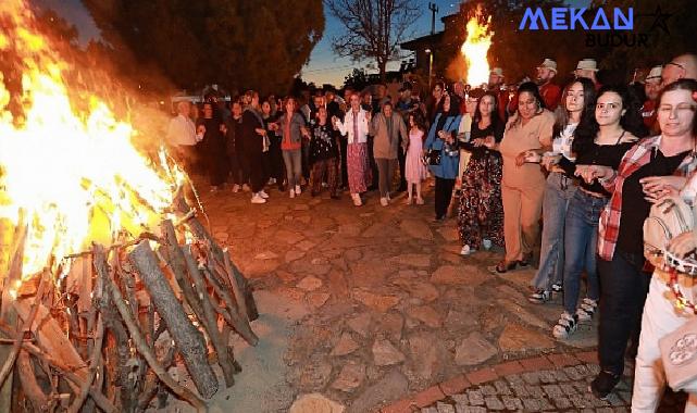 Efes Selçuk Hıdırellez coşkusunu İsabey Mahallesi’nde düzenlenen şenlikle yaşadı. Efes Selçuk Belediyesi tarafından düzenlenen şenlik coşku ve neşe içinde geçti