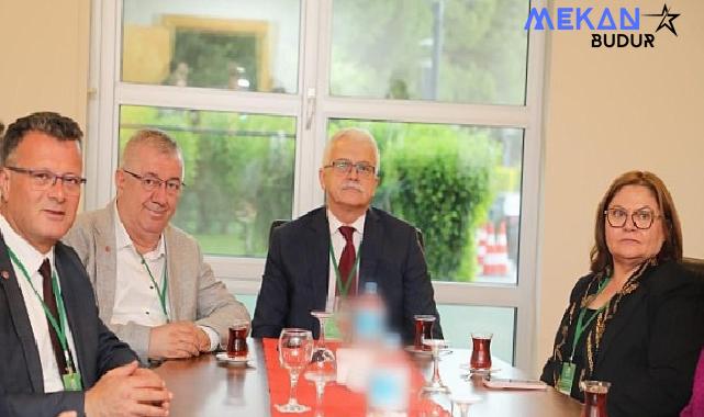 Ege ve Marmara Çevreci Belediyeler Birliği’nin yeni döneminde ilk encümen toplantısı Başkan Ali Kemal Deveciler liderliğinde gerçekleşti