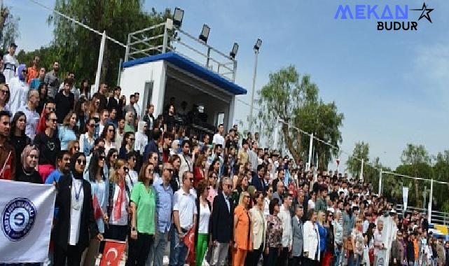 “Ege’ye Vefa Yılı Şenlik Yürüyüşü” renkli görüntülere sahne oldu