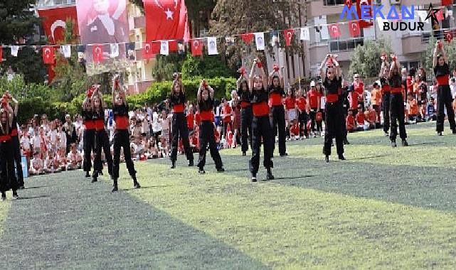 Gençlerin halk oyununa giderek artan ilgisine Efes Selçuk Belediyesi destek oluyor.