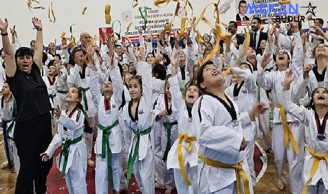 Gölcük Belediyespor bünyesindeki Taekwondo branşında 420 sporcu, kuşak atlama sevinci yaşadı