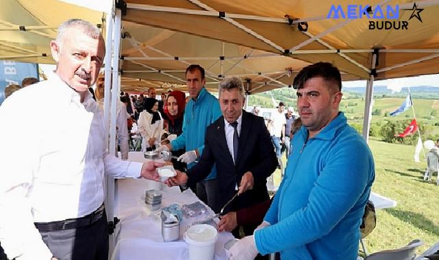 Kandıra Belediye Başkanı Erol Ölmez, Kocaeli Büyükşehir Belediyesi tarafından, Kandıra Sarışeyh Mahallesinde düzenlenen Çiftçi Şenliğine katıldı