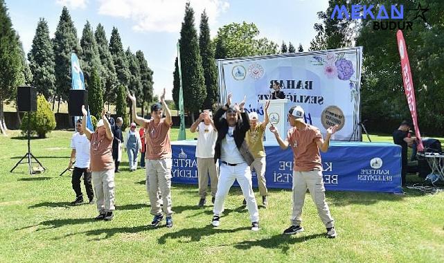 Kartepe Belediyesi’nin desteği ile Aile ve Sosyal Hizmetler Müdürlüğü tarafından düzenlenen “Engelliler Haftası” etkinliğinde özel bireyler gönüllerince eğlendiler