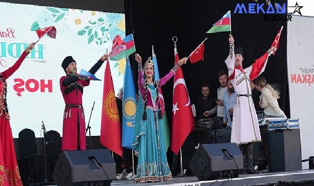 Keçiören Belediyesi tarafından İlçedeki Kalaba Kent Meydanı’nda düzenlenen Hıdırellez Bayramı coşkuyla kutlandı