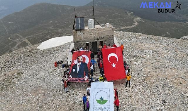 Osmangazili dağcılar 19 Mayıs’ı Uludağ zirvede kutladı