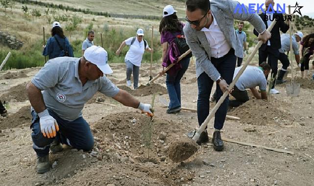 Peyzaj mimarlarından Karşıyaka’ya hatıra ormanı