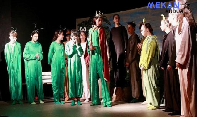 Sanatta 25. yılına giren Burhaniye Belediyesi Kent Tiyatrosu, Burhaniye’nin kırsal mahallerinde çocuk tiyatrosu sahneleyecek