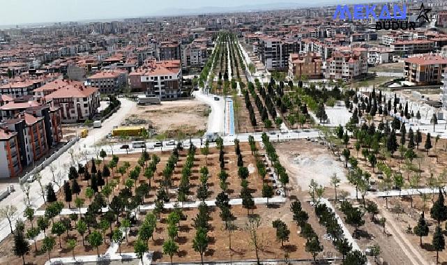 Şehri imar ederken yeşil dokuyu da ihmal etmeyen Selçuklu Belediyesi Selahaddin Eyyubi Mahallesi’nde yapımına devam ettiği Yelda Parkı’nda çalışmaları son hızla devam ettiriyor