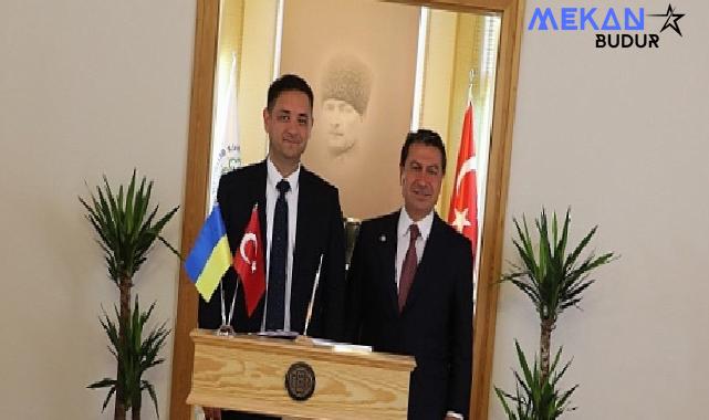 Ukrayna Antalya konsolosu Oleksandr Voronin Muğla Büyükşehir Belediye Başkanı Ahmet Aras’ı ziyaret etti