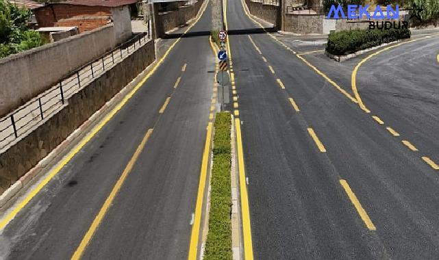 Aydın Büyükşehir Belediyesi, birçok farklı noktada yol yapım çalışmalarına hızla devam ediyor