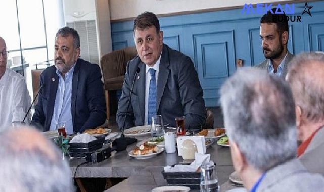 Başkan Tugay CHP yöneticileriyle buluştu “Bizim için Cumhuriyet esastır”