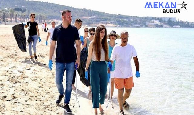 Çeşme Belediye Başkanı Lal Denizli, 5 Haziran Dünya Çevre Günü kapsamında Ilıca Halk Plajı ve Eşek Adası’nda düzenlenen kıyı temizliği etkinliğine katıldı